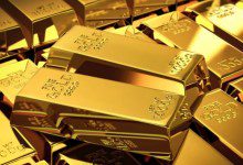 الذهب عالميا يهبط لأقل من 2000 دولار بعد توقف هبوط العملة الأميركية