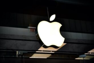 آبل تقرر تعليق تطوير برامج آيفون وماك مؤقتاً