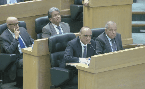 الخصاونة: نقول لهم بأنهم خاسؤون