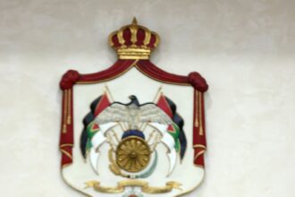 الصفدي يحاضر بدورة الدفاع للضباط ويبرق بتحية الفخر لأسود الجيش العربي درع الوطن وسياجه المنيع