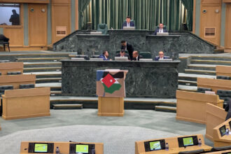 النواب يحملون الاحتلال المسؤولية الكاملة عن سلامة المستشفى الميداني وكوادره