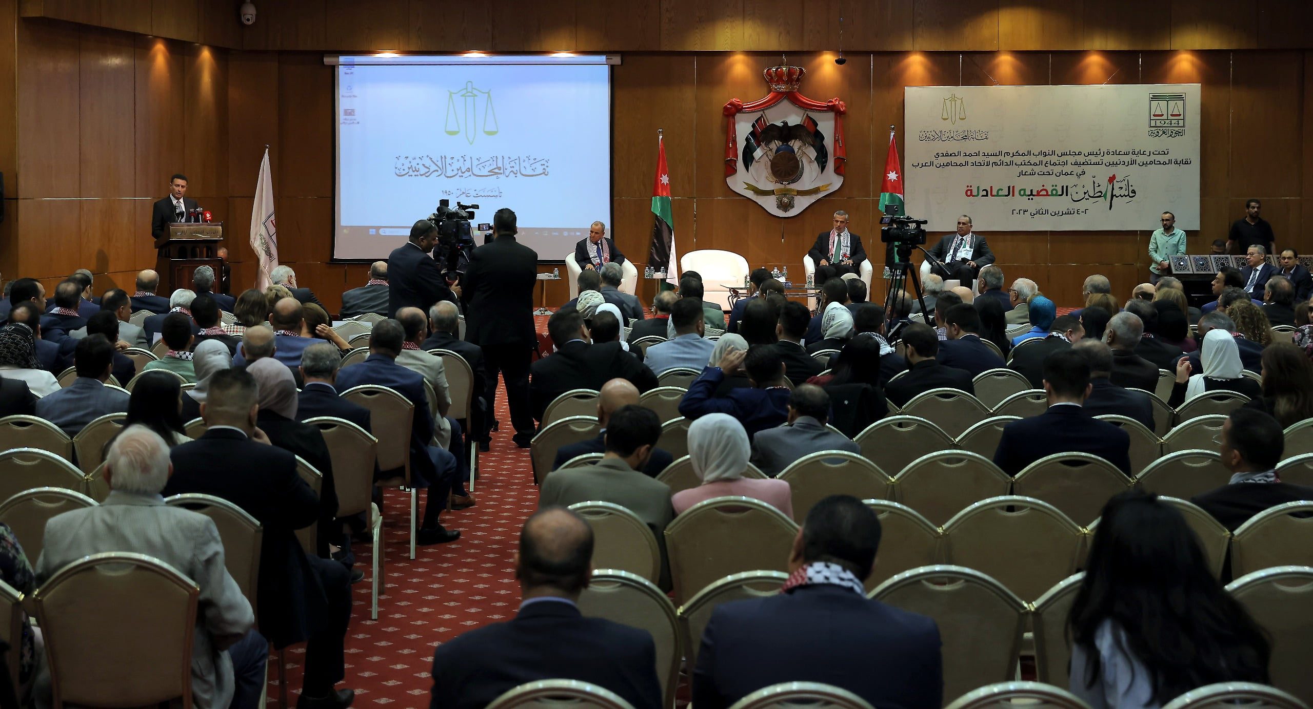 صورة حول : الصفدي للمحامين العرب: وحدوا الجهود لمحاكمة قادة الكيان الصهيوني دولياً على جرائم الحرب في غزة الصفدي للمحامين العرب: وحدوا الجهود لمحاكمة قادة الكيان الصهيوني دولياً على جرائم الحرب في غزة
