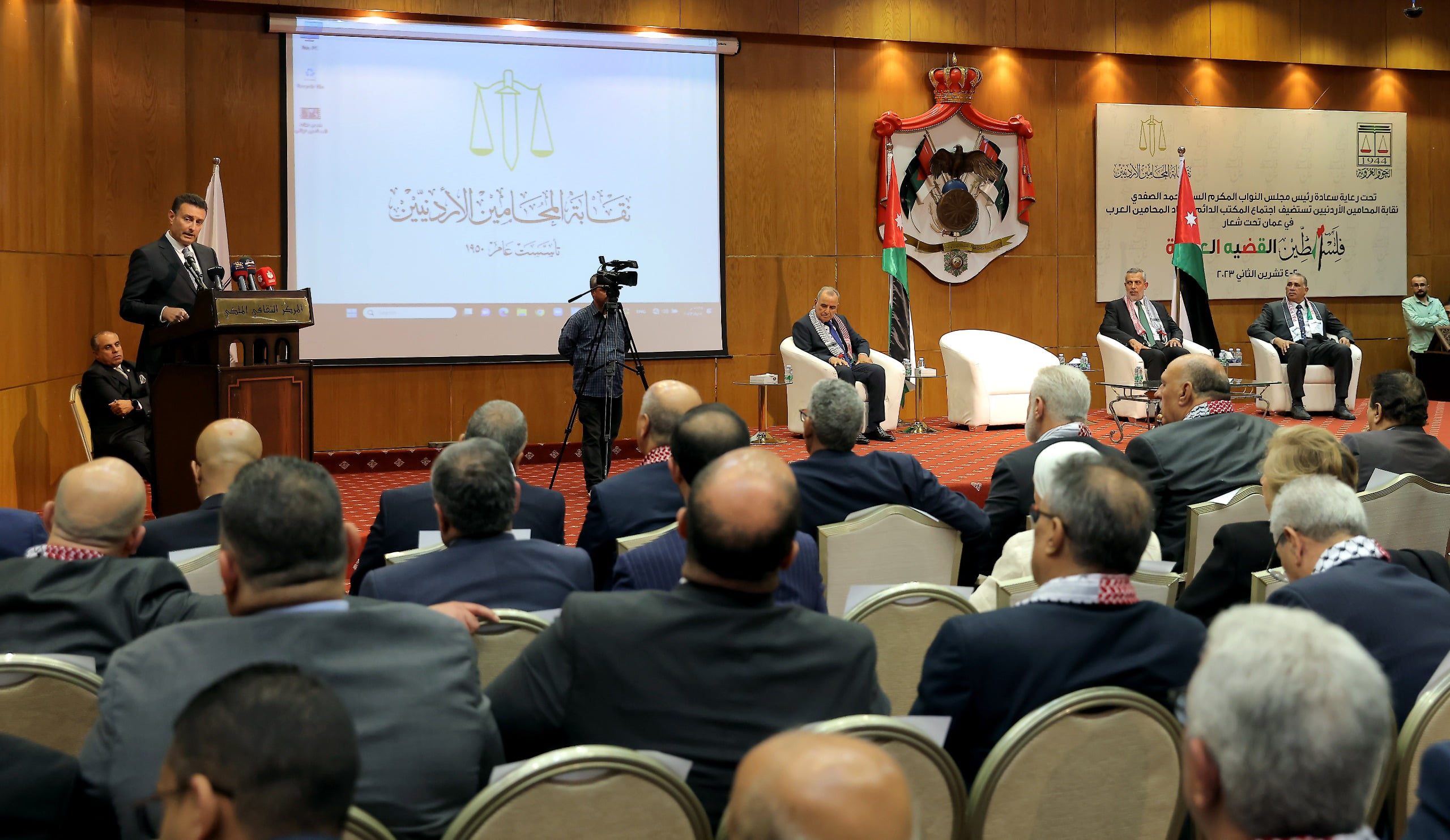صورة حول : الصفدي للمحامين العرب: وحدوا الجهود لمحاكمة قادة الكيان الصهيوني دولياً على جرائم الحرب في غزة الصفدي للمحامين العرب: وحدوا الجهود لمحاكمة قادة الكيان الصهيوني دولياً على جرائم الحرب في غزة