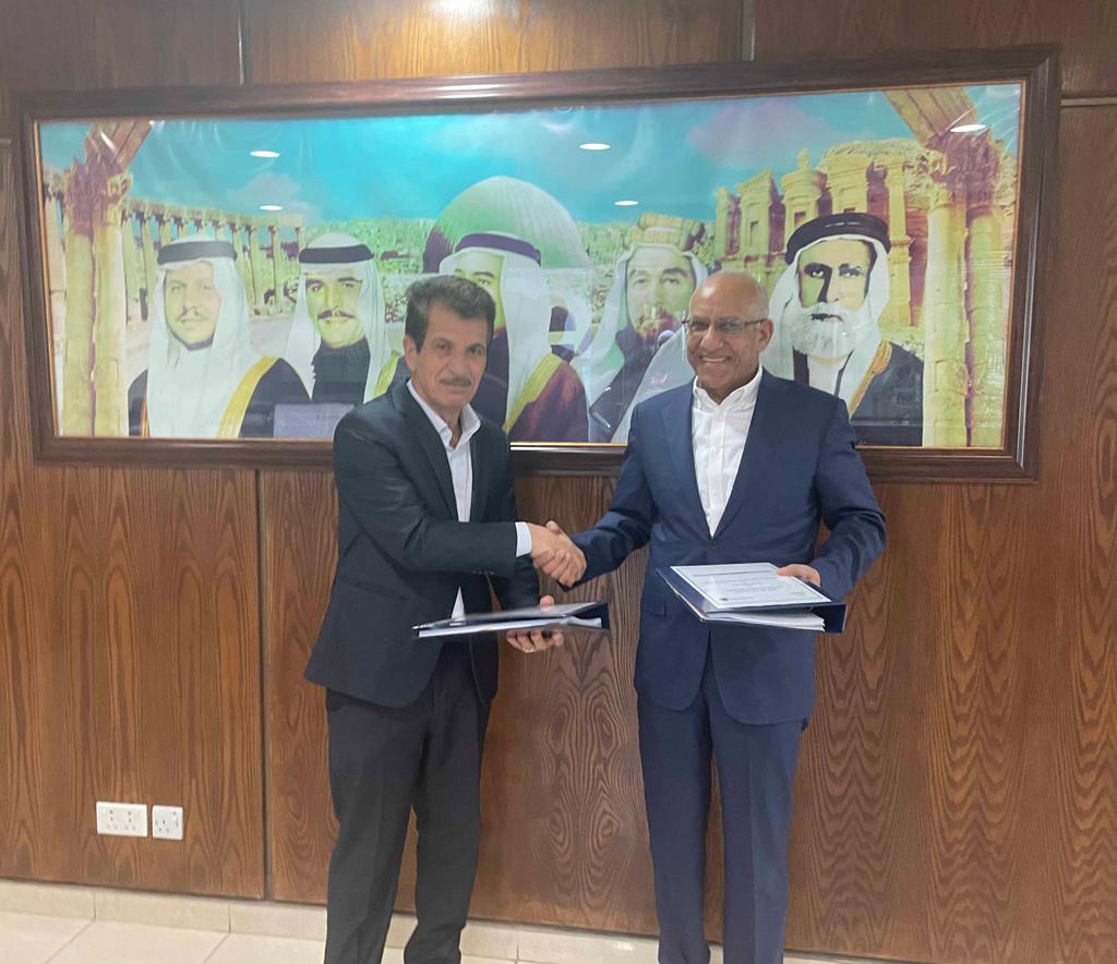 صورة حول : توقيع إتفاقية بيع وشراء الغاز الطبيعي بين المناصير للزيوت والمحروقات و شركة البترول الوطنية توقيع إتفاقية بيع وشراء الغاز الطبيعي بين المناصير للزيوت والمحروقات و شركة البترول الوطنية
