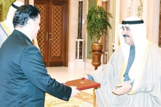 السفير سنان المجالي يقدم اوراق اعتماده الى دولة الكويت