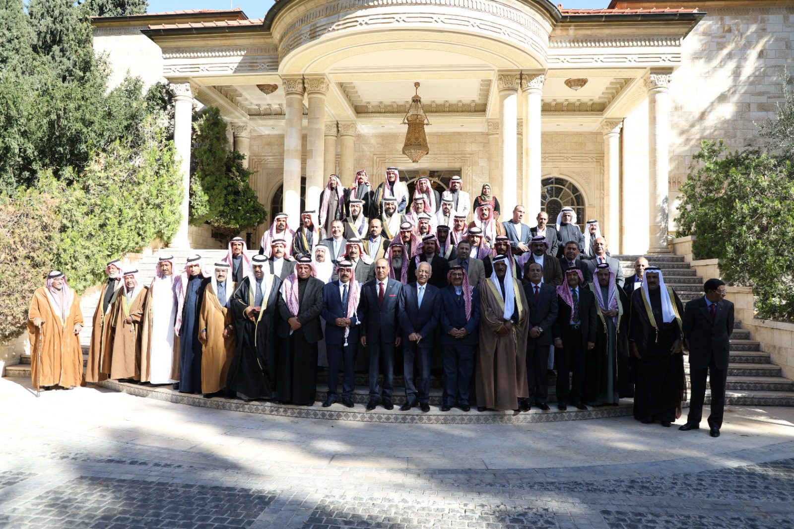 <em>خلال لقائهم رئيس الديوان </em>الملكي <em>شيوخ ووجهاء قبيلة الحجايا يثمنون جهود ومساعي الملك لإسناد ودعم الأشقاء في غزة</em>