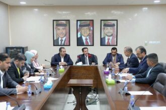 "الخدمات النيابية" تبحث موضوع دمج دائرة الأرصاد بوزارة النقل