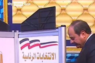 شاهد.. السيسي يدلي بصوته في الانتخابات الرئاسية من انتخب ؟