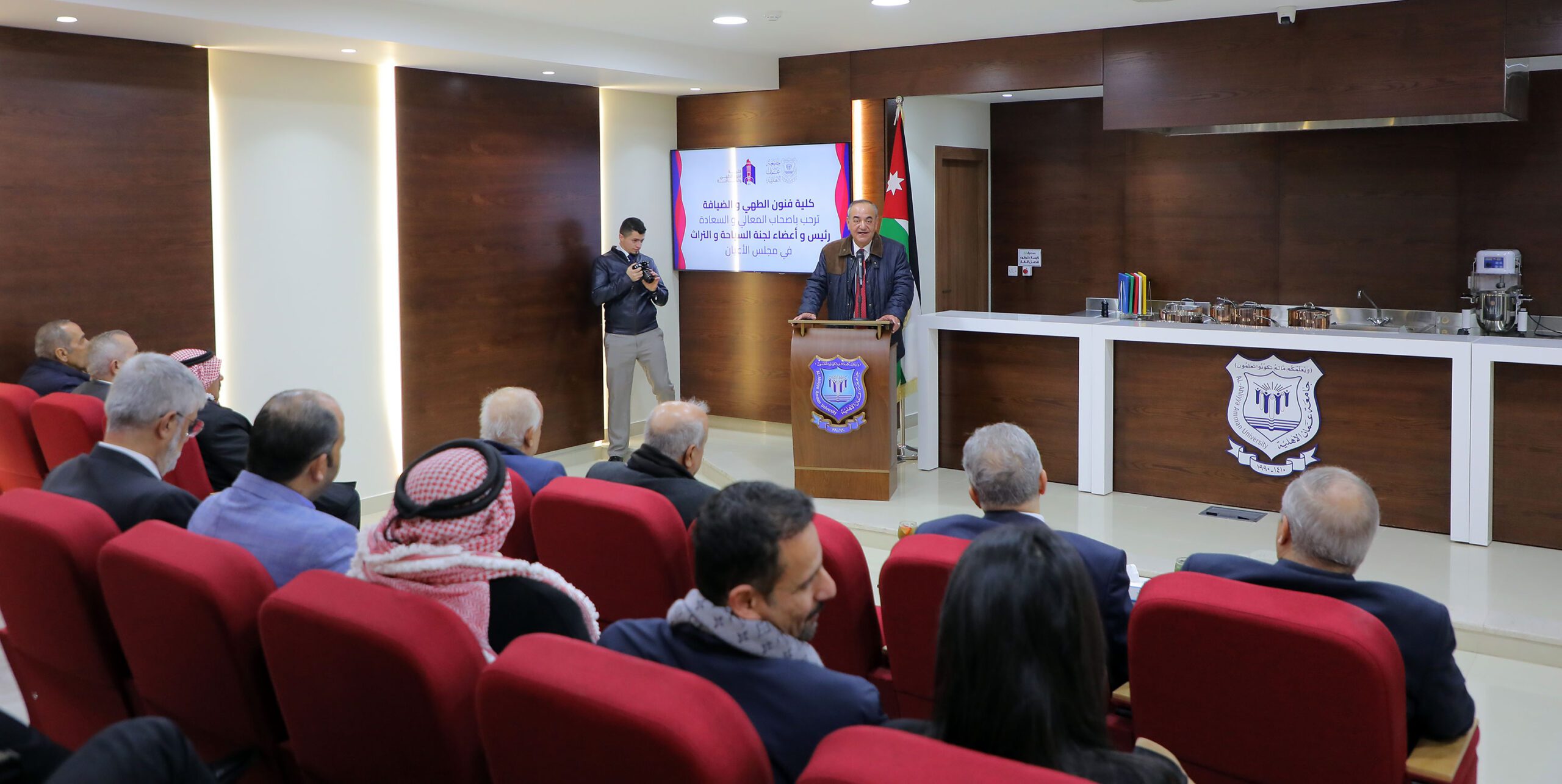 صورة حول : "سياحة الأعيان" تزور جامعة عمّان الأهلية "سياحة الأعيان" تزور جامعة عمّان الأهلية