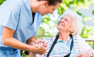 دراسة: الكوليسترول الجيد قد يزيد احتمالات الإصابة بالخرف لدى كبار السن