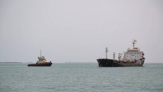 التجارة البحرية البريطانية تتلقى بلاغ عن حادث بحري جديد قرب اليمن