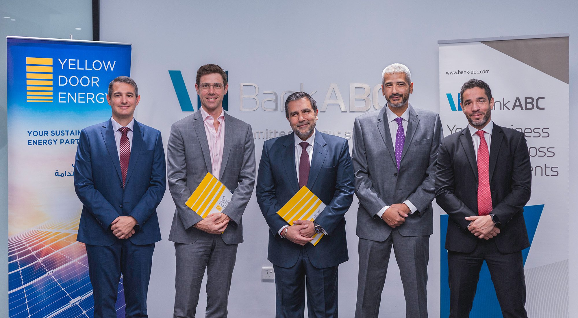 صورة حول : لتسهيل التحول في مجال الطاقة:<br />بنك ABC وشركة Yellow Door Energy يوقعان اتفاقية بملايين الدولارات لتمويل مشاريع الطاقة الشمسية لشركة ماجد الفطيم في ثلاث دول لتسهيل التحول في مجال الطاقة:<br />بنك ABC وشركة Yellow Door Energy يوقعان اتفاقية بملايين الدولارات لتمويل مشاريع الطاقة الشمسية لشركة ماجد الفطيم في ثلاث دول