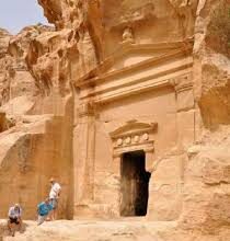 البترا مثال؛ تحديث المخططات التنموية وإستعمالات الأراضي للتكيف مع آثار التغير المناخي