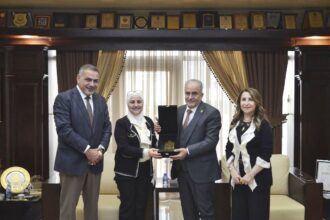 رئيس جامعة عمان الأهلية يستقبل العين " القاضية " إحسان بركات