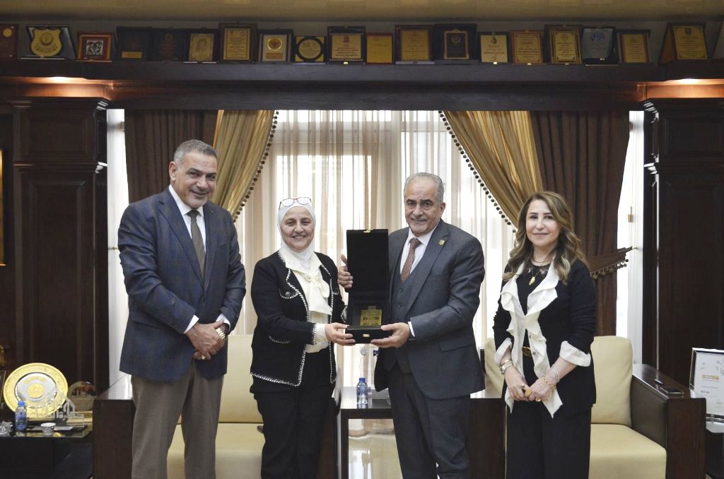 صورة حول : رئيس جامعة عمان الأهلية يستقبل العين " القاضية " إحسان بركات رئيس جامعة عمان الأهلية يستقبل العين " القاضية " إحسان بركات