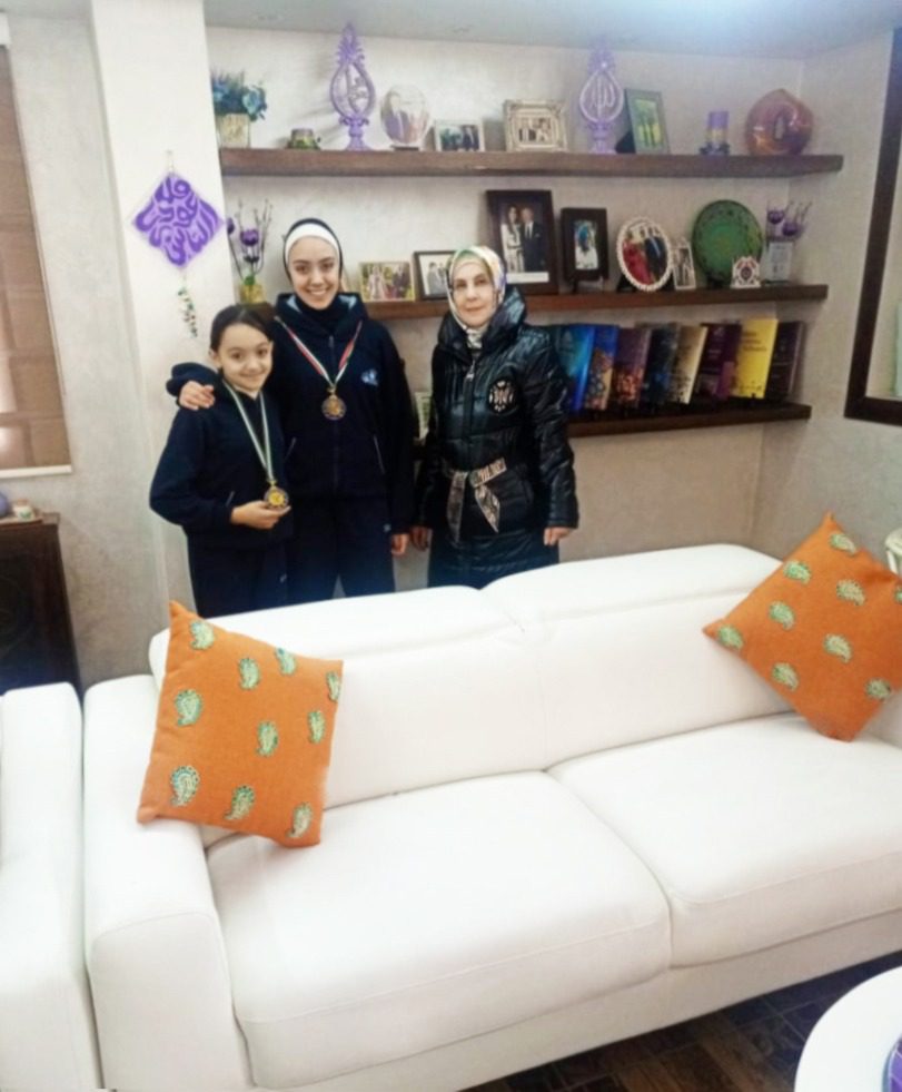 مدارس النظم الحديثة بنات تحصد الذهب