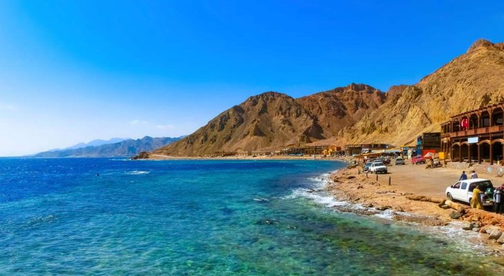 سماع دوي انفجار في دهب المصرية واسقاط مسيرة