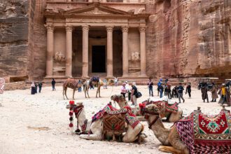 الدخل السياحي للأردن يرتفع 27.4% خلال 2023