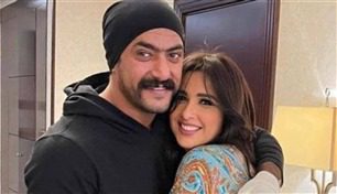 أحمد حلمي يدعم منى زكي في 'رحلة 404'