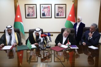 بحضور سفير خادم الحرمين الاردن يتسلم الدفعة الأخيرة من حصة السعودية بالمنحة الخليجية
