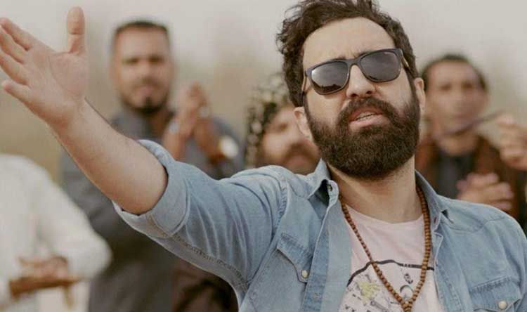 سجن مغنّ انتقد الحجاب الإلزامي في إيران