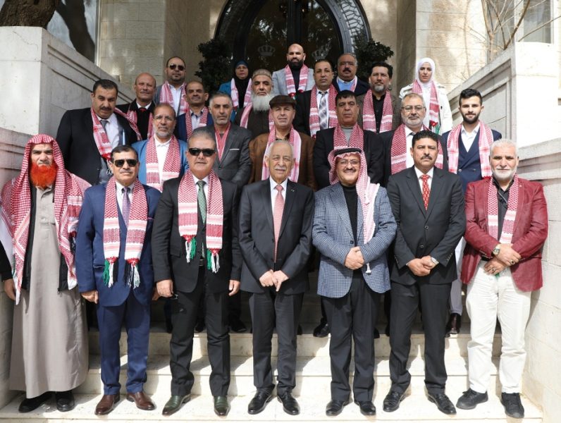 رئيس الديوان الملكي يلتقي وفدين من أبناء الرمثا و عشائر آل خطاب