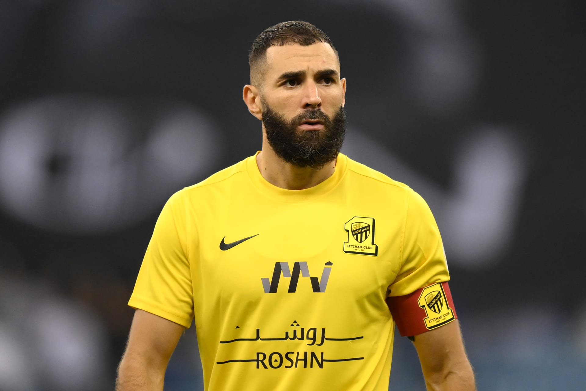 بعد أزمته مع مدرب الاتحاد.. بنزيما يخرج عن صمته