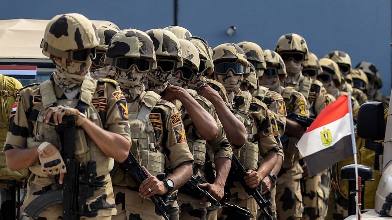 دعوات لتحرك الجيش المصري بعد قصف إسرائيلي طال مناطق على حدود رفح