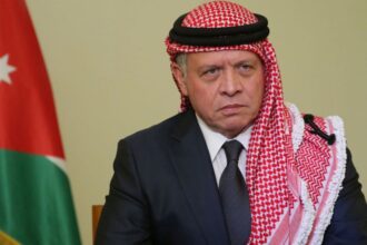 جلالة الملك يعود إلى أرض الوطن