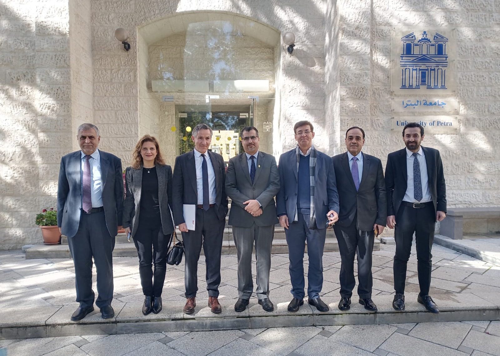 صورة حول : جامعة البترا تبحث تعزيز التعاون مع الوكالة الجامعية الفرنكوفونية جامعة البترا تبحث تعزيز التعاون مع الوكالة الجامعية الفرنكوفونية