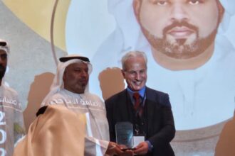 د. محمد وهيب يحصل على جائزة الوسام الخاص من جوائز الملهمين العرب لعام 2024 بدبي