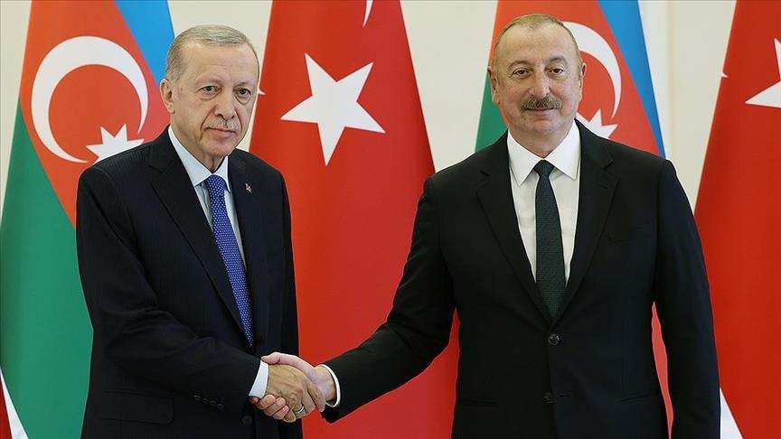 أردوغان يهنئ نظيره الأذربيجاني بفوزه في الانتخابات الرئاسية