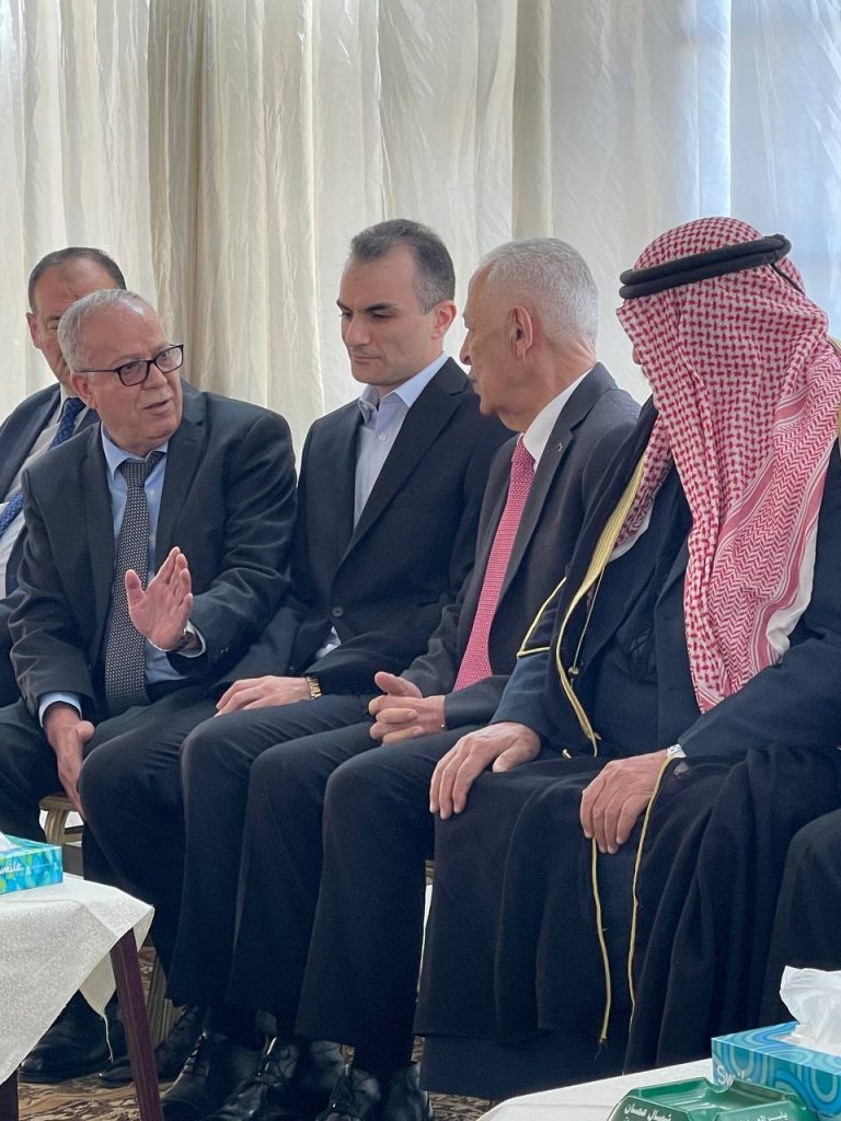 مندوبا عن الملك وولي العهد.. العيسوي يعزي عشيرة التميمي – هام – صور
