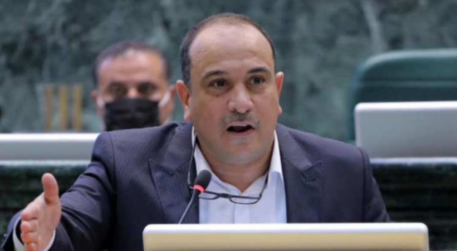 صورة حول : النائب العياصرة: "لا تخطفوا المايك من الدولة" النائب العياصرة: "لا تخطفوا المايك من الدولة"