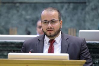 النائب الرياطي ينتقد فصل طلبة جامعات اثر مشاركتهم في فعاليات نصرة غزه