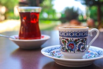 الشاي والقهوة يزيدان العطش في رمضان