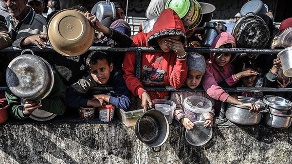 الأونروا: "إسرائيل" تحظر إدخال مستلزمات منقذة للحياة إلى غزة