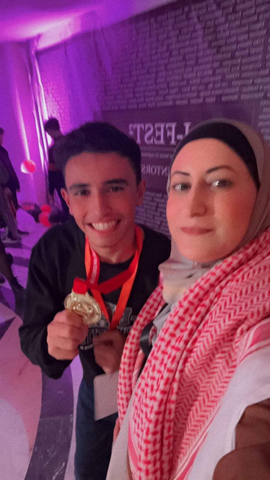 طالب من مدرسة الملك عبدالله الثاني للتميز بالطفيلة يفوز بالمركز الأول بمهرجان دولي للعلوم