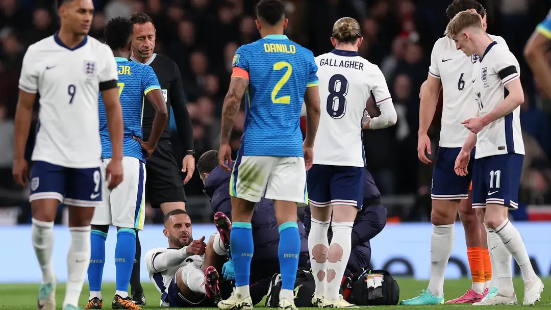 والكر بعد إصابته مع منتخب انجلترا