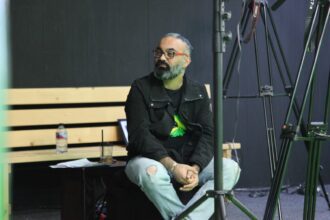 زيد المومني يبدأ تجارب الأداء لمسلسل قليل الحيلة في مهمة مستحيلة