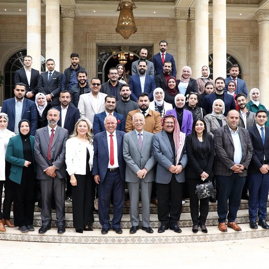 رئيس الديوان الملكي يلتقي وفدا شبابيا من مبادرة "الأردن يدعم فلسطين"