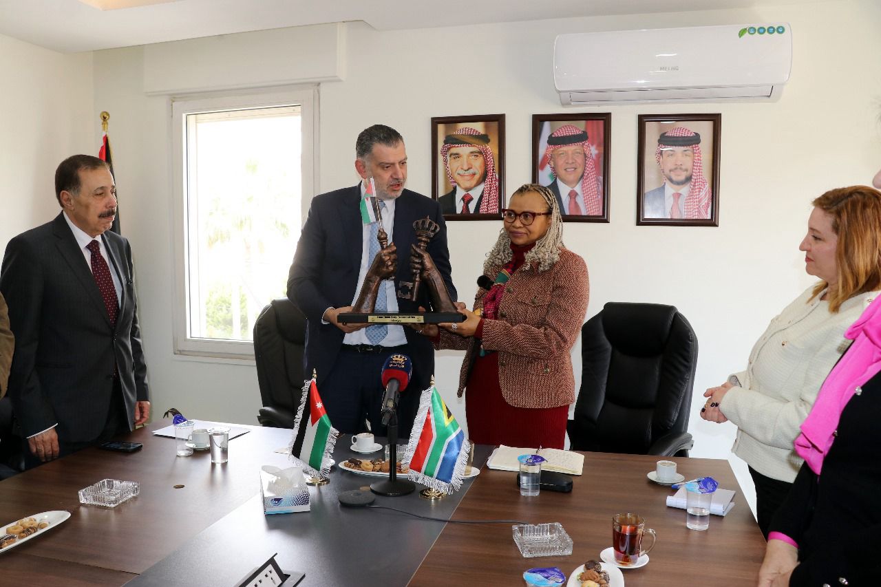 فيديو و صور _حزب إرادة يستقبل سفيرة جنوب افريقيا بعمان ،ويثمن جهود بلادها في الانتصار للفلسطينيين.