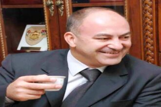شحادا وقحا ولكنه مليونيرا