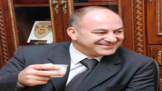 شحادا وقحا ولكنه مليونيرا
