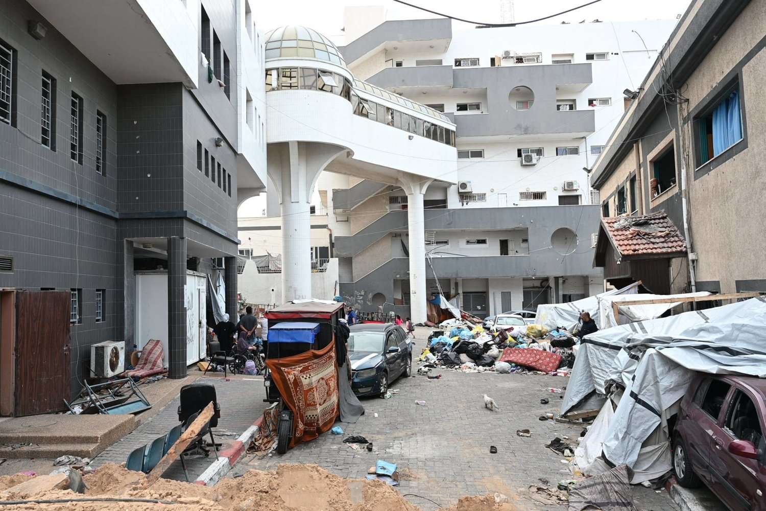الإعلام الحكومي بغزة: نحمّل المجتمع الدولي مسؤولية جريمة مجمع الشفاء