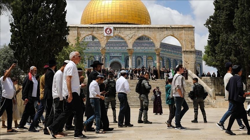 نتنياهو ينفرد بقرار اقتحام الأقصى خلال رمضان بتوصية من "الشاباك"