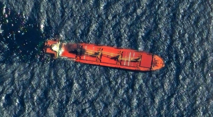 القيادة الوسطى الأمريكية: ٥ هجمات صاروخية مضادة للسفن أطلقها الحوثيون خلال يومين