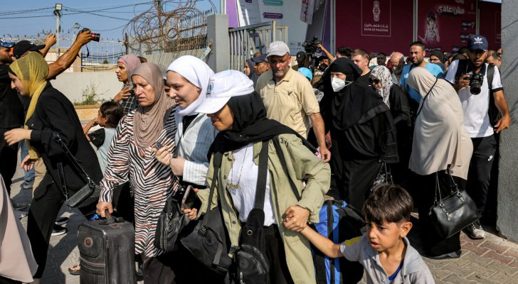 وزارة الخارجية: إجلاء ٣٦ أردنياً على مدار اليومين الماضيين من غزة