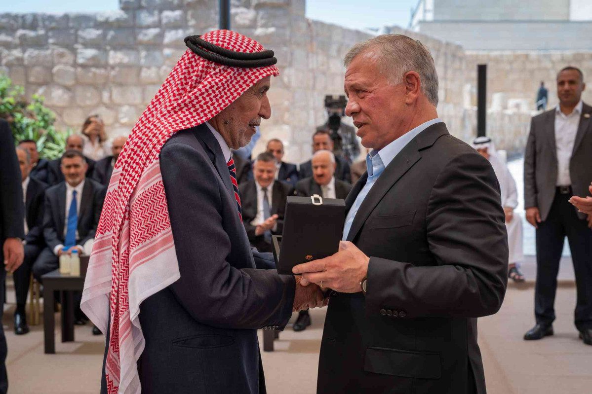 الملك ينعم بميدالية اليوبيل الفضي على شخصيات ومؤسسات في مأدبا (أسماء)