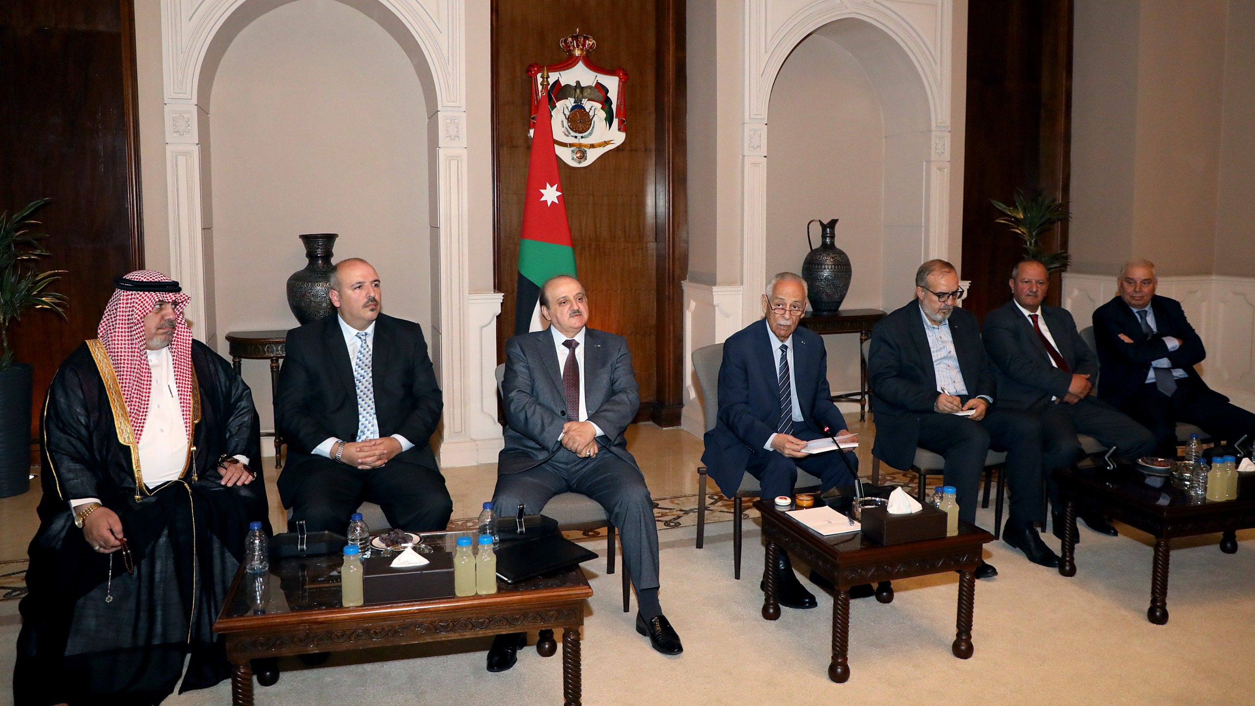 رئيس الديوان الملكي يلتقي وفدين من أبناء معان وملتقى النشامى للجالية الأردنية حول العالم